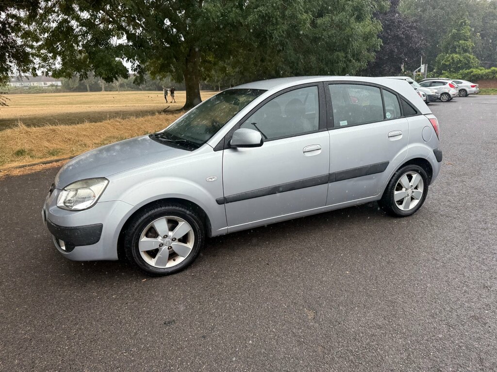 Kia RIO 1.4 3 Hatchback 150 Gkm, 95 Bh Silver #5