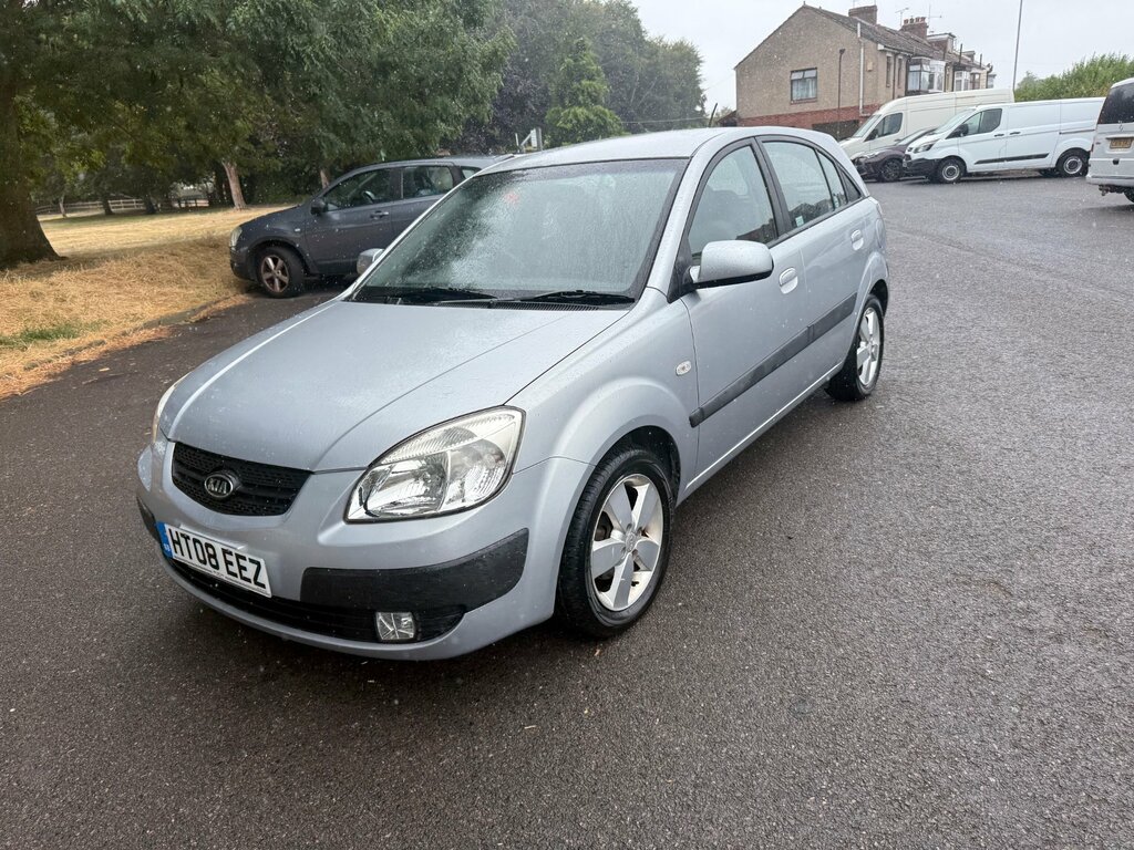 Kia RIO 1.4 3 Hatchback 150 Gkm, 95 Bh Silver #4