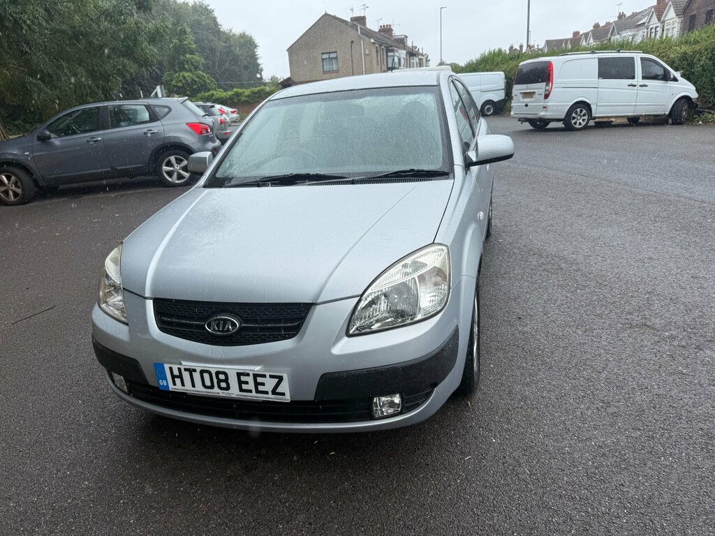 Kia RIO 1.4 3 Hatchback 150 Gkm, 95 Bh Silver #3