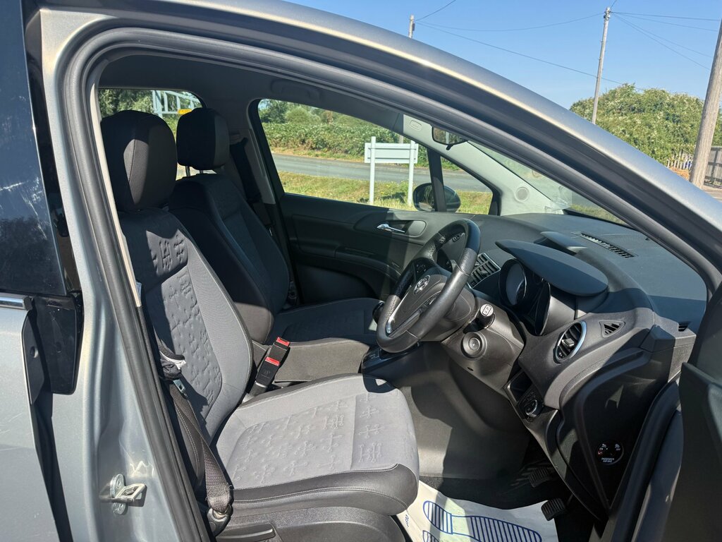 Vauxhall Meriva Vehicle Details Price - 5995 Make Vauxhall Model Silver #42