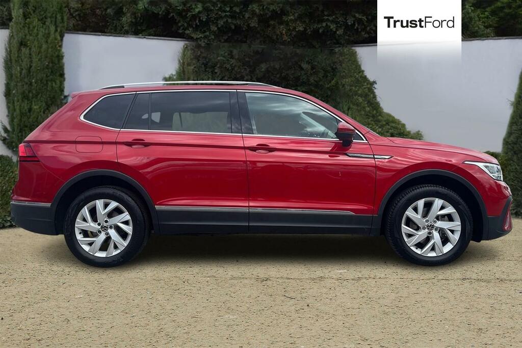 Volkswagen Tiguan Allspace 1.5 Tsi Life Suv Dsg Euro 6 S S 150 BV74XFS Red #3