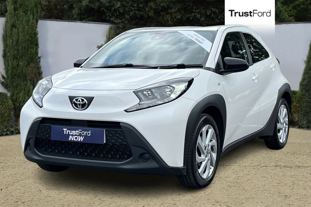 Toyota Aygo X Pure White #5