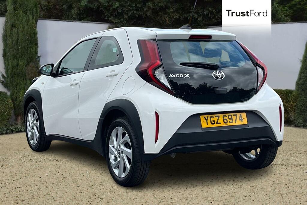 Toyota Aygo X Pure White #2