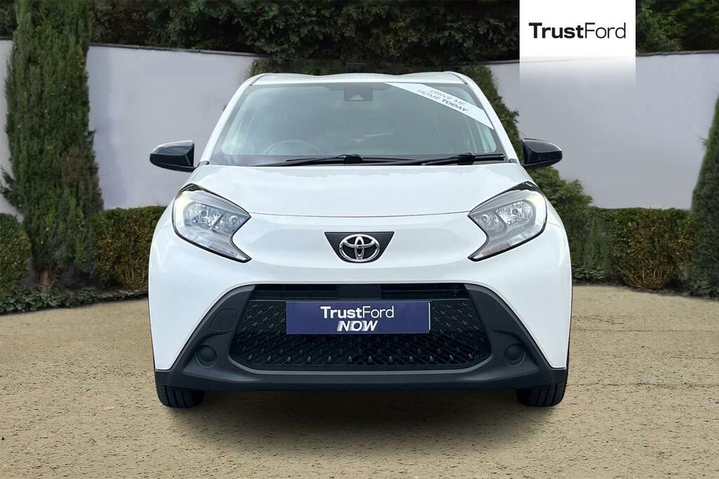 Toyota Aygo X Pure White #6