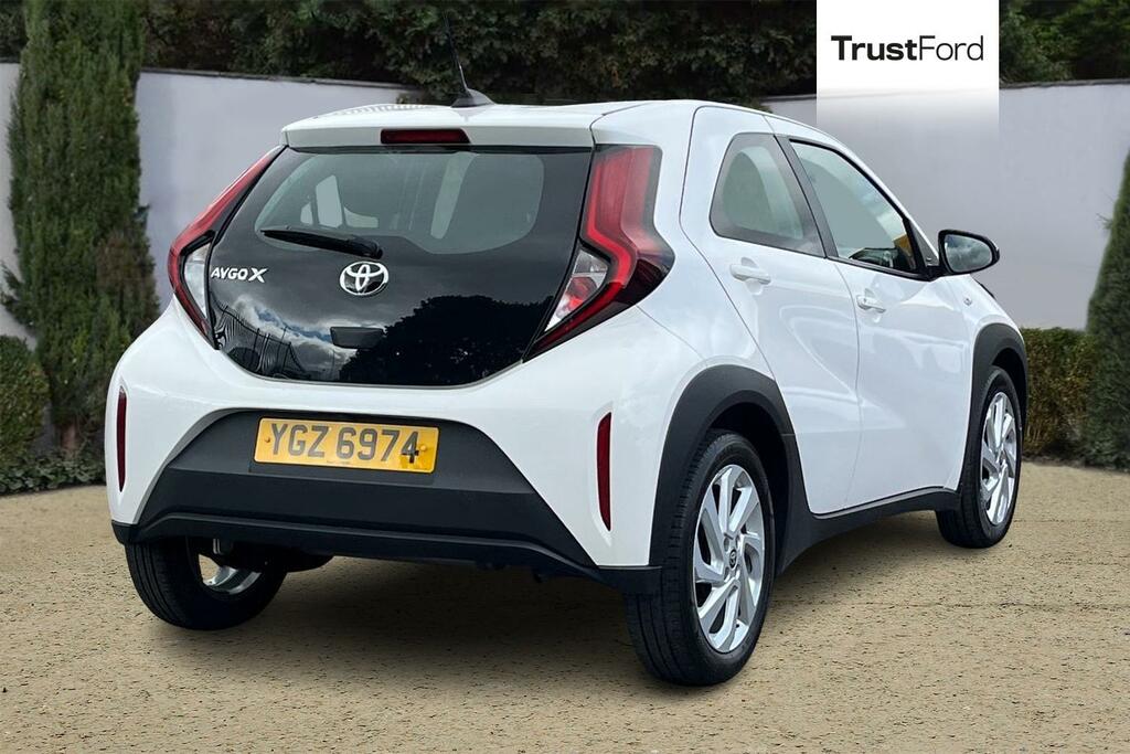 Toyota Aygo X Pure White #4