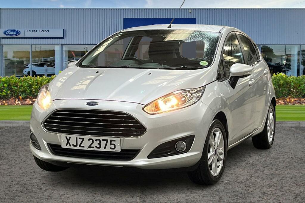 Ford Fiesta Zetec Silver #5