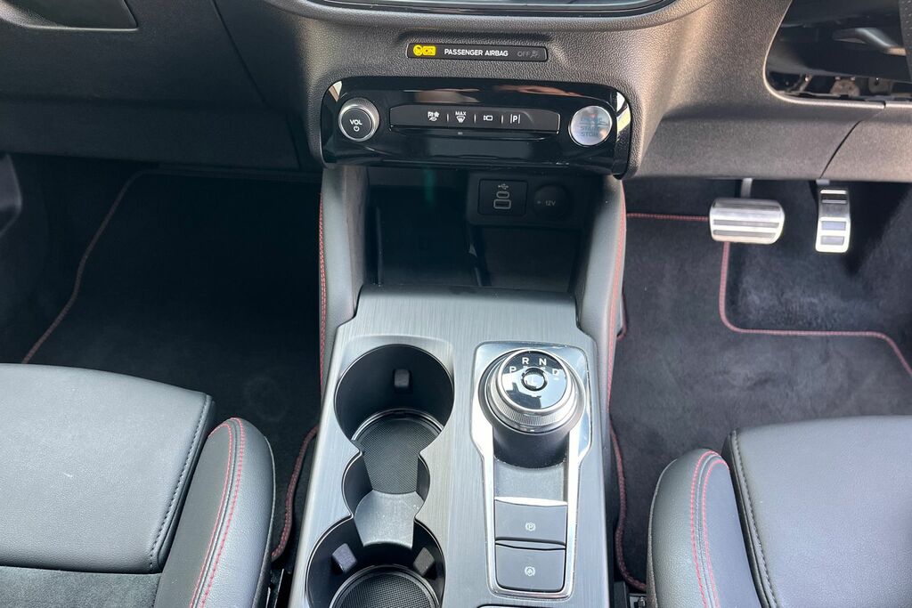 Ford Kuga 2.5 Fhev St-line X Cvt Black #33