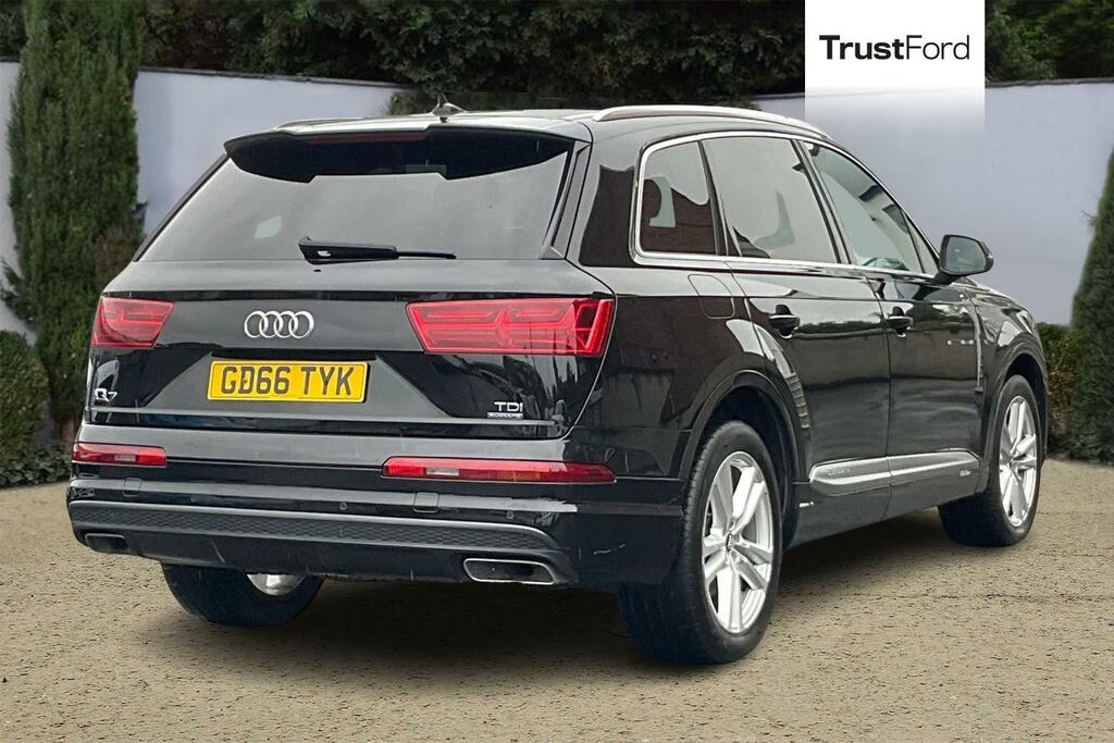 Audi Q7 S Line Black #4