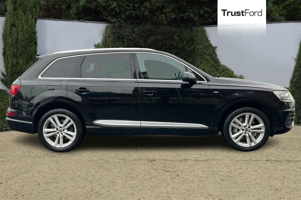 Audi Q7 S Line Black #3