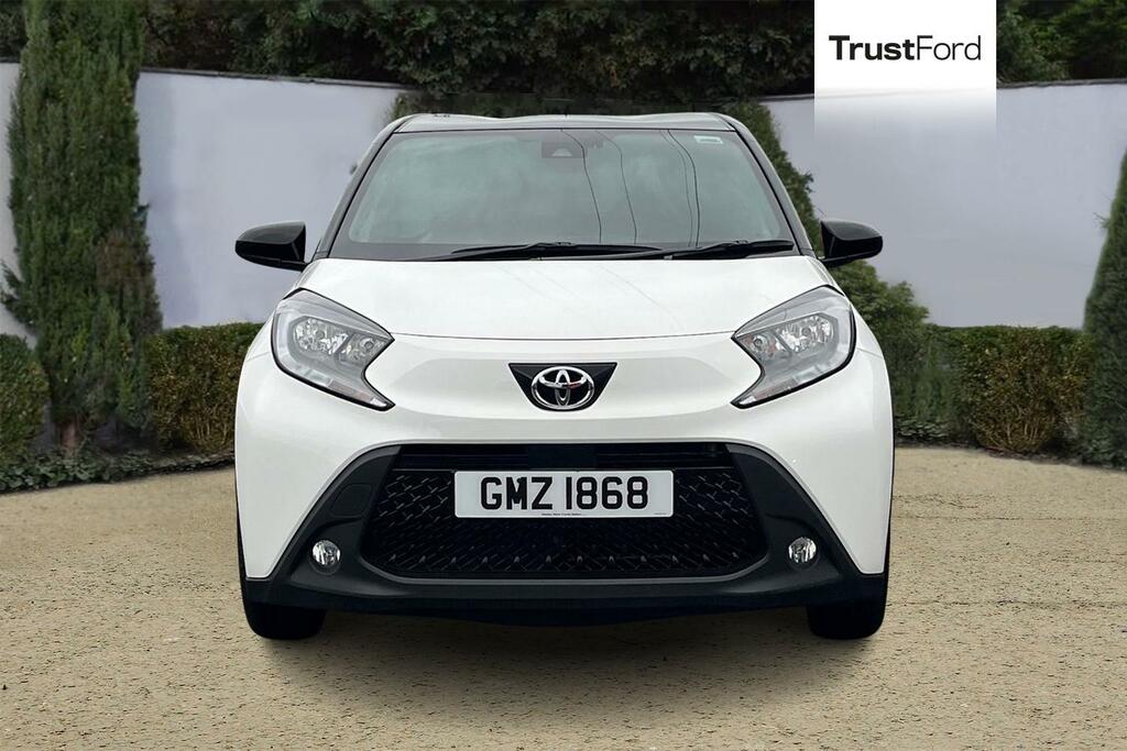 Toyota Aygo X Edge White #6