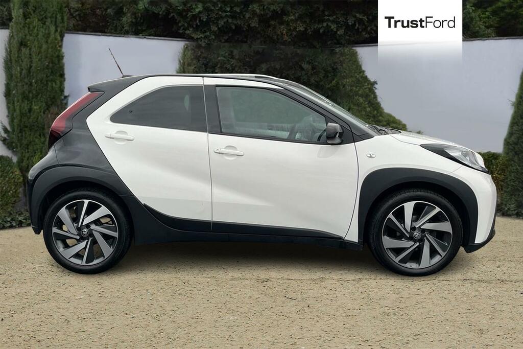 Toyota Aygo X Edge White #3