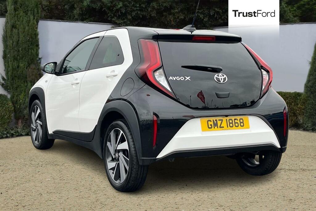 Toyota Aygo X Edge White #2