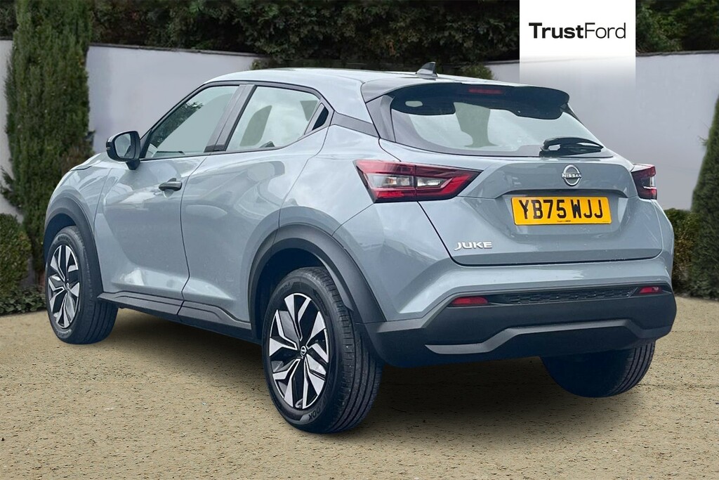 Nissan Juke Acenta Premium Grey #2