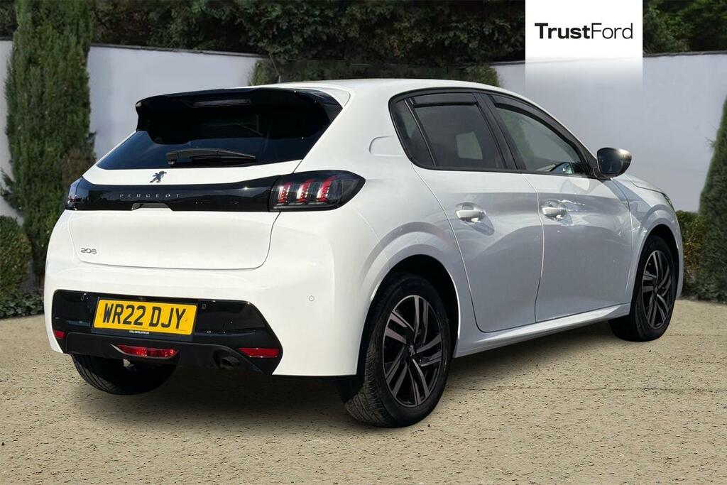 Peugeot 208 Allure Premium White #4