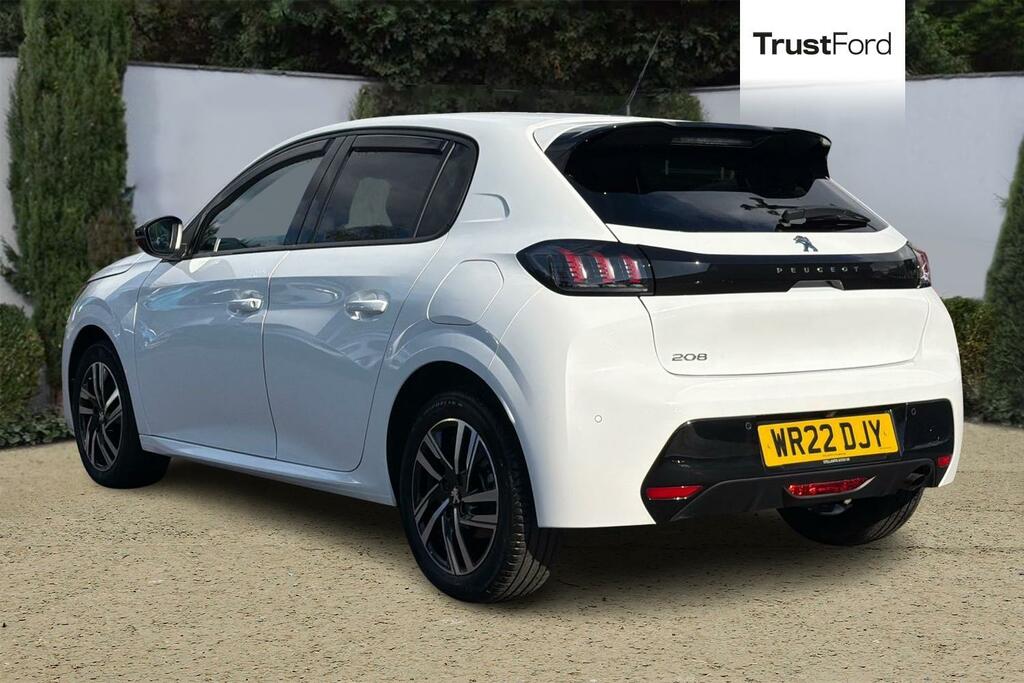 Peugeot 208 Allure Premium White #2