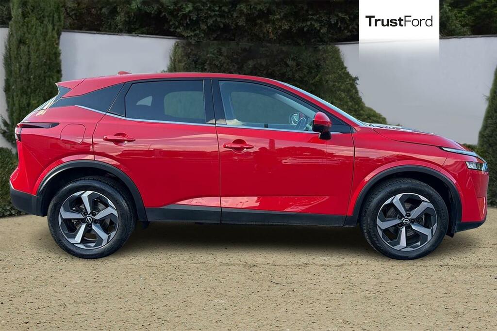 Nissan Qashqai N-connecta Red #3