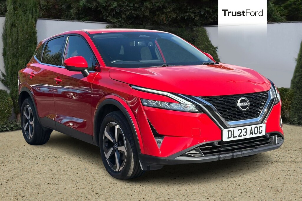 Nissan Qashqai N-connecta Red