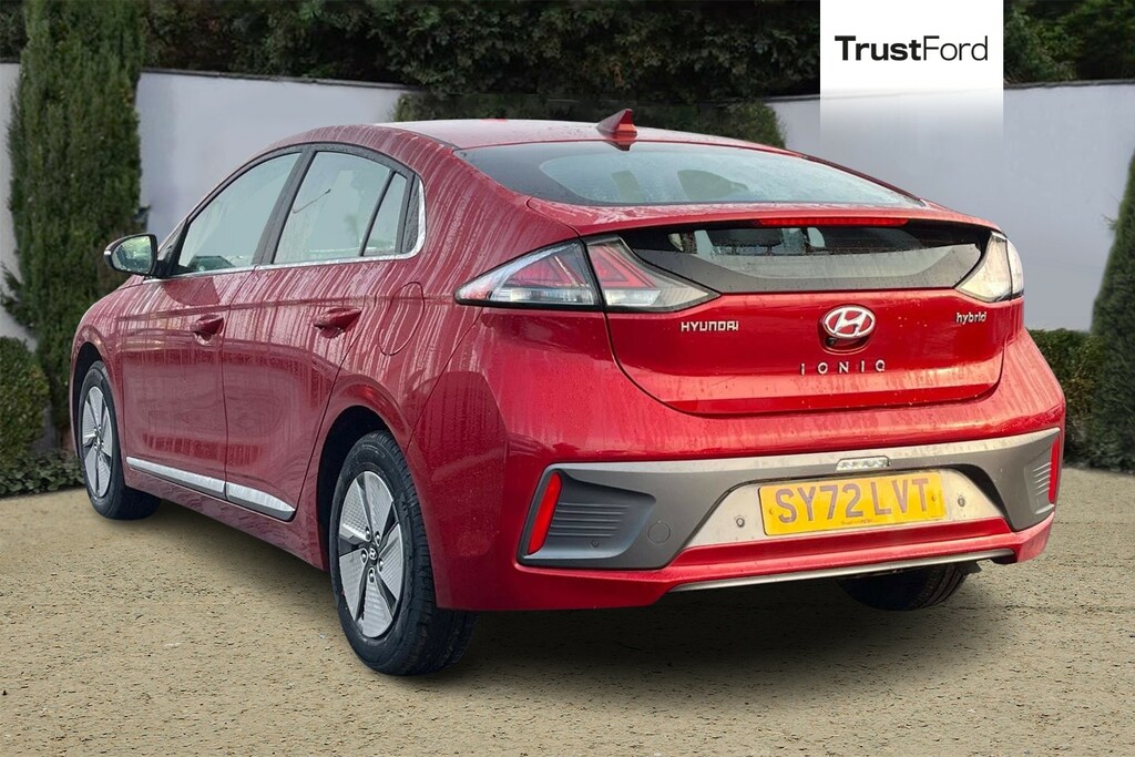 Hyundai Ioniq Premium Red #2