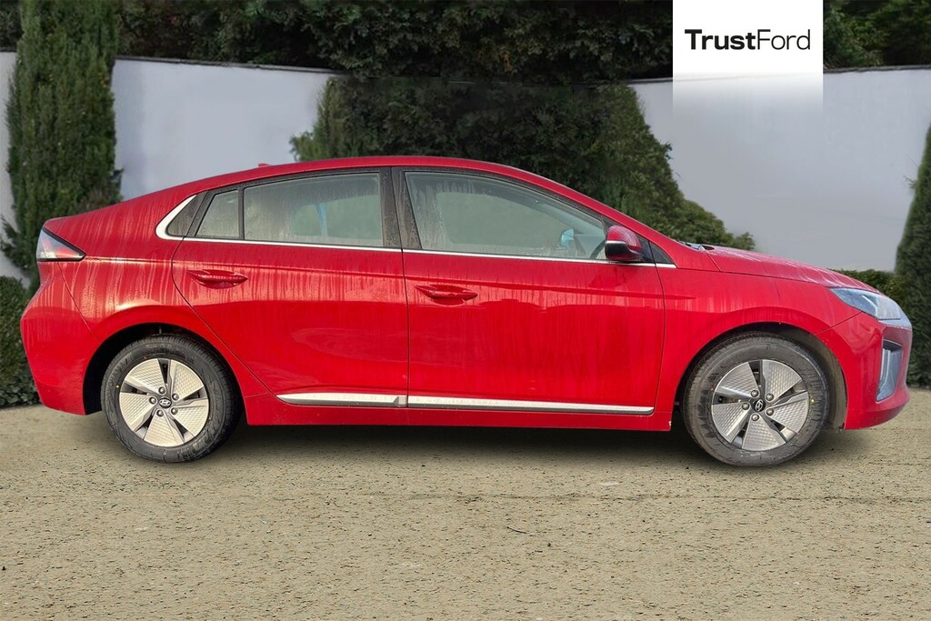 Hyundai Ioniq Premium Red #3