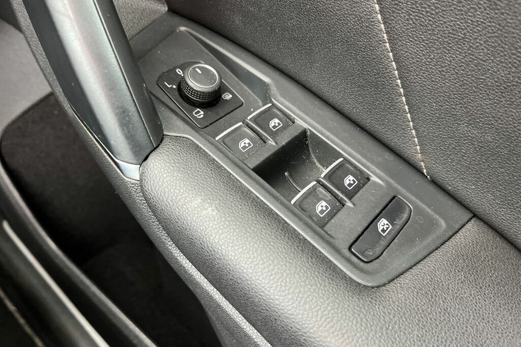 Volkswagen Tiguan 2.0 Tdi 150 Se Grey #16