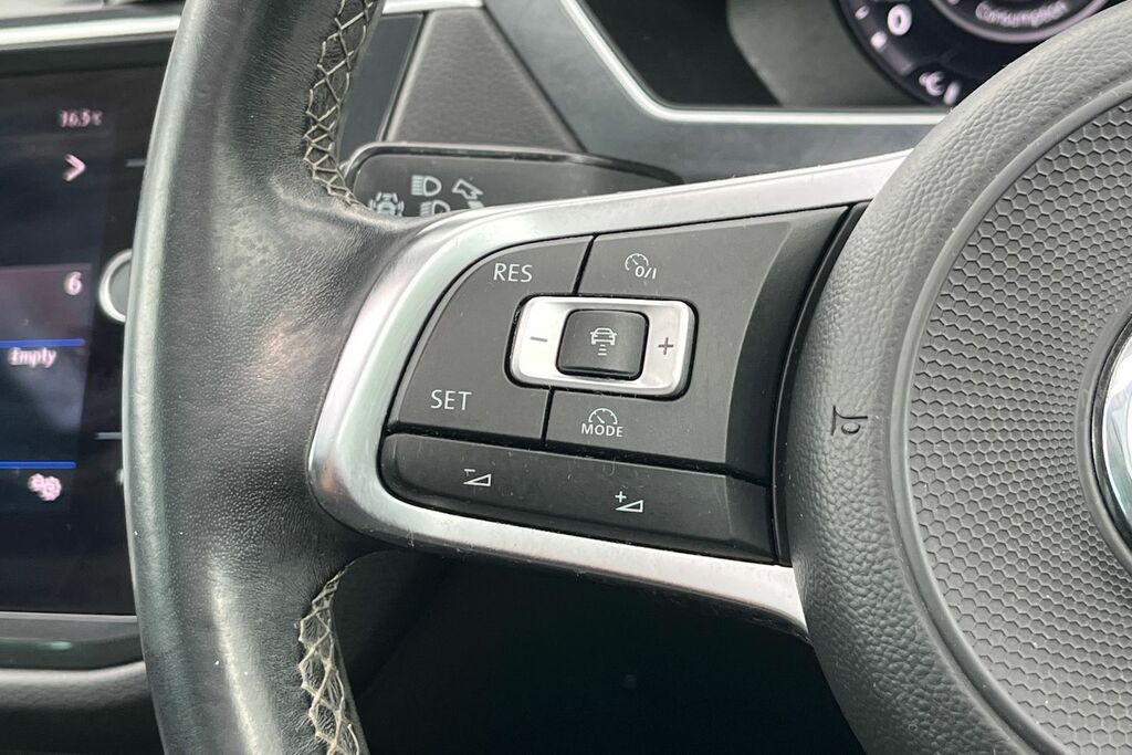 Volkswagen Tiguan 2.0 Tdi 150 Se Grey #30
