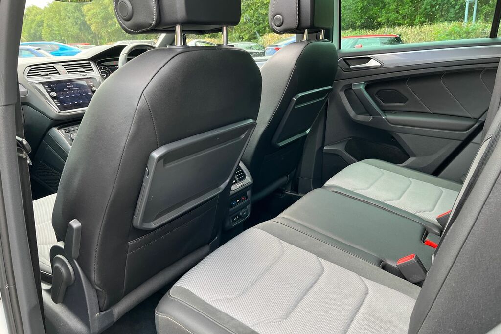 Volkswagen Tiguan 2.0 Tdi 150 Se Grey #36