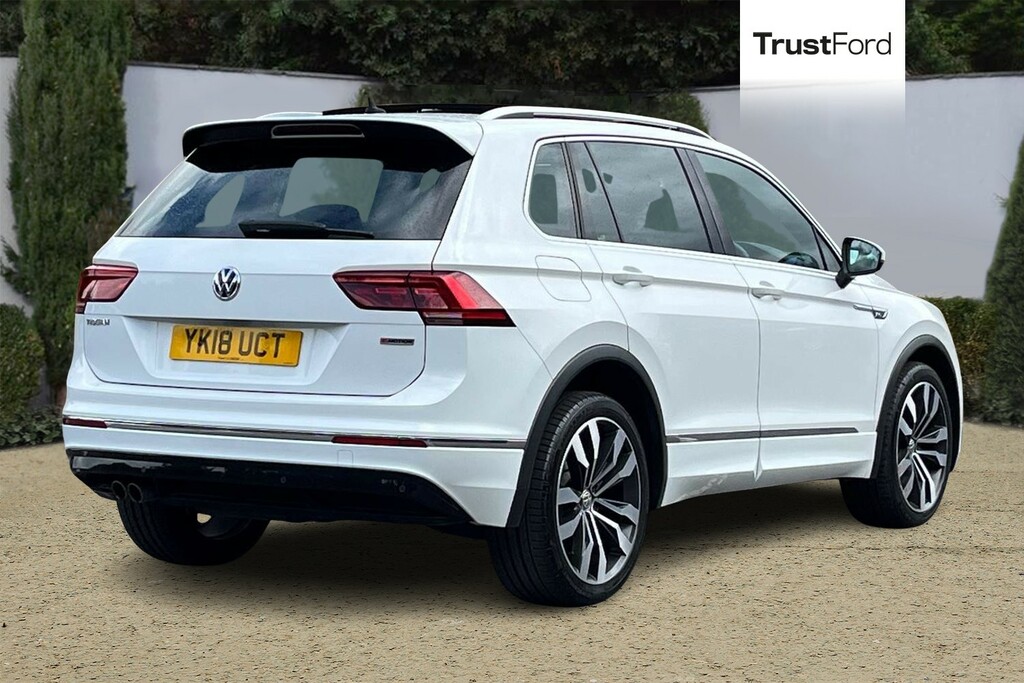 Volkswagen Tiguan R-line White #4