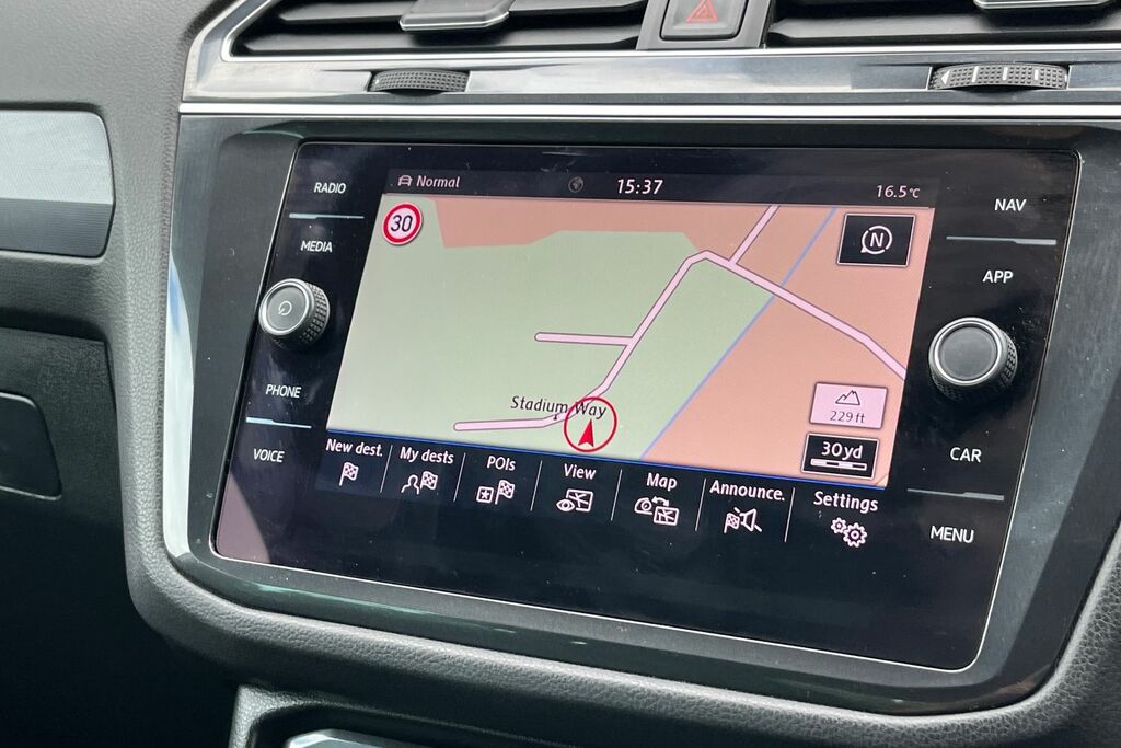 Volkswagen Tiguan 2.0 Tdi 150 Se Grey #25