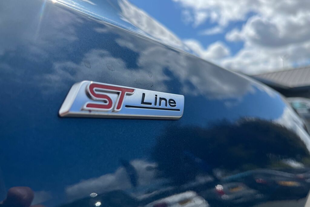Ford Focus St-line X Edition 1.0L Ecoboost 125Ps Mhev Red #39