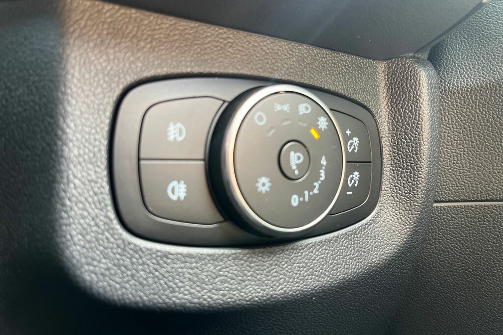 Ford Tourneo Courier 100Kw Titanium 43Kwh 2025 Silver #22