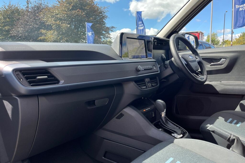 Ford Tourneo Courier 100Kw Titanium 43Kwh 2025 Silver #18
