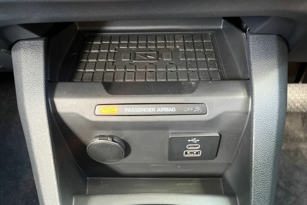 Ford Tourneo Courier 100Kw Titanium 43Kwh 2025 Silver #33