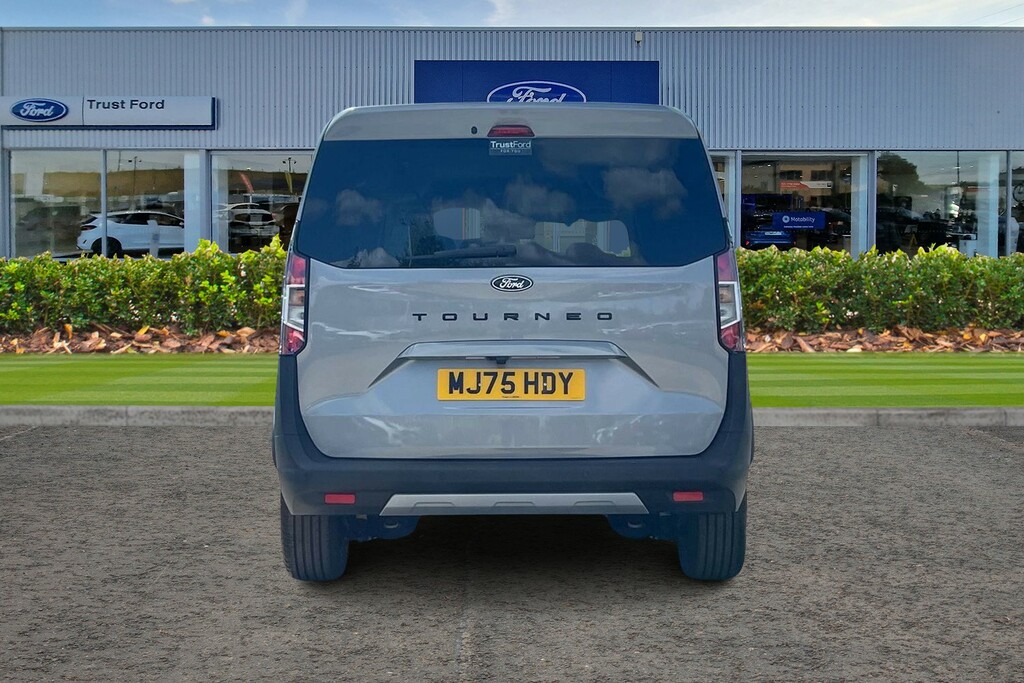 Ford Tourneo Courier 100Kw Titanium 43Kwh 2025 Silver #7