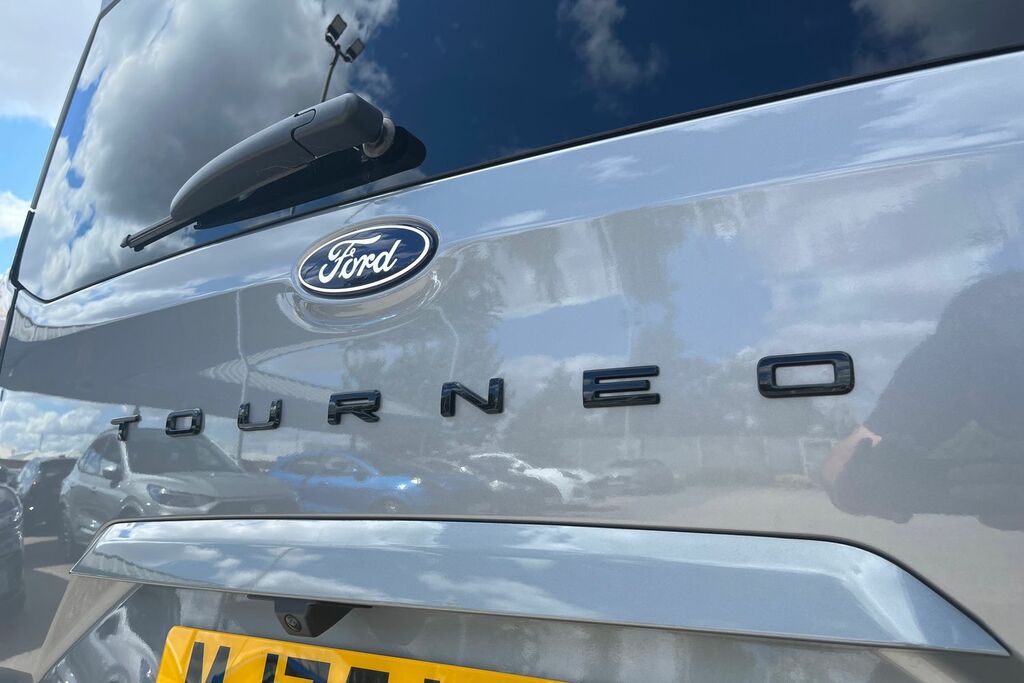 Ford Tourneo Courier 100Kw Titanium 43Kwh 2025 Silver #38