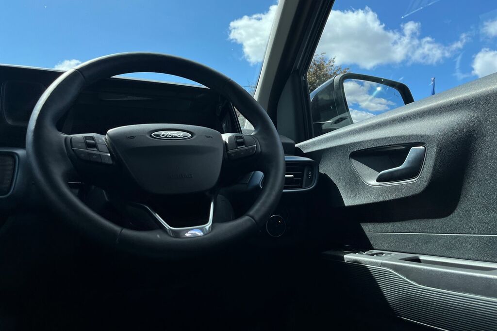 Ford Tourneo Courier 100Kw Titanium 43Kwh 2025 Silver #12