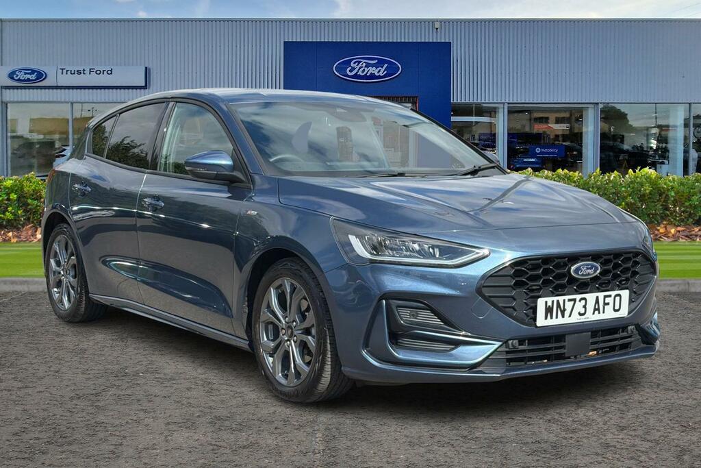 Ford Focus St-line Blue