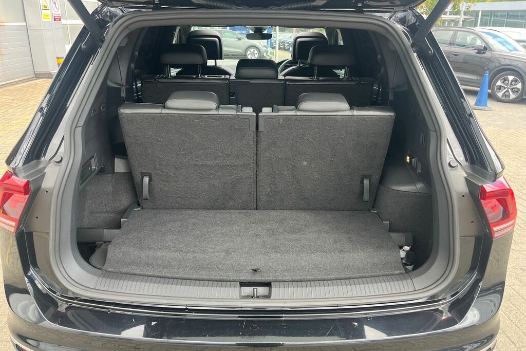 Volkswagen Tiguan Allspace Sel Black #21
