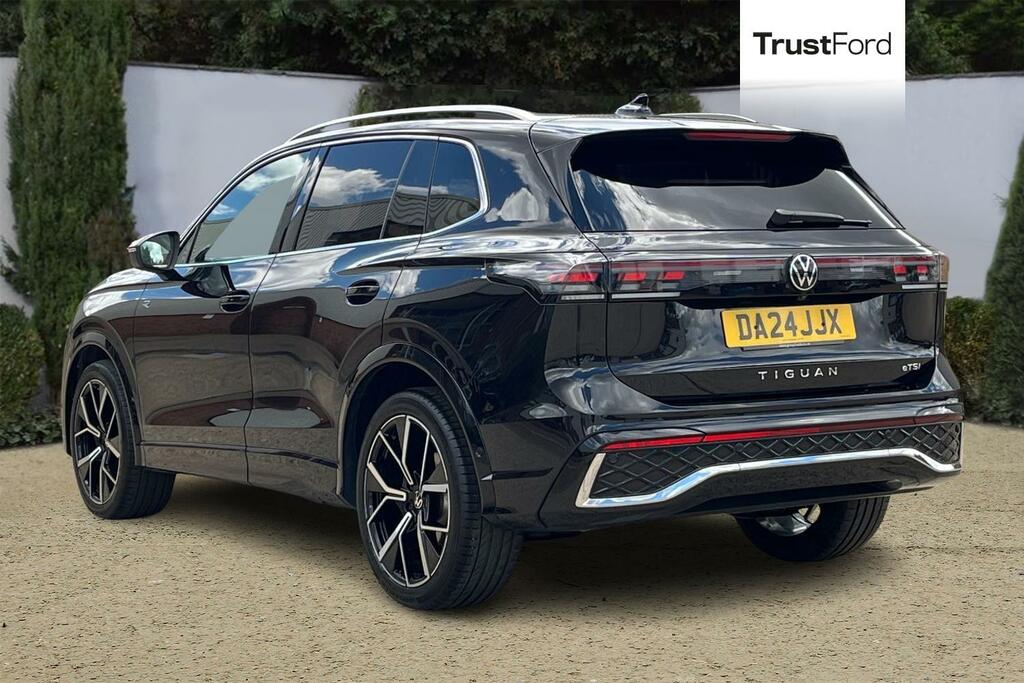 Volkswagen Tiguan 1.5 Etsi Mhev R-line Launch Edition Suv Black #2