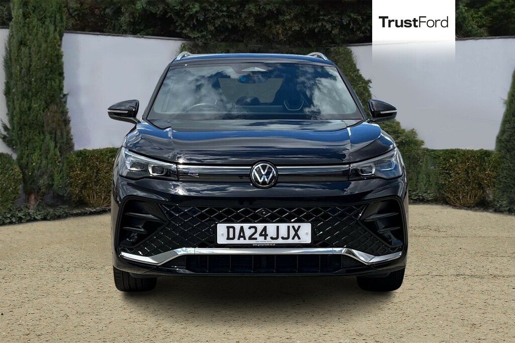 Volkswagen Tiguan 1.5 Etsi Mhev R-line Launch Edition Suv Black #6