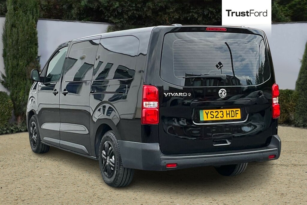Vauxhall Vivaro Life Combi Black #2