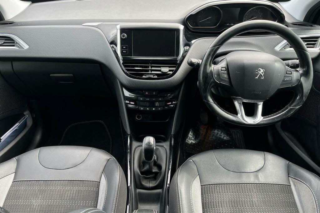 Peugeot 2008 Suv 1.2 Puretech Allure Premium 201868 White #10