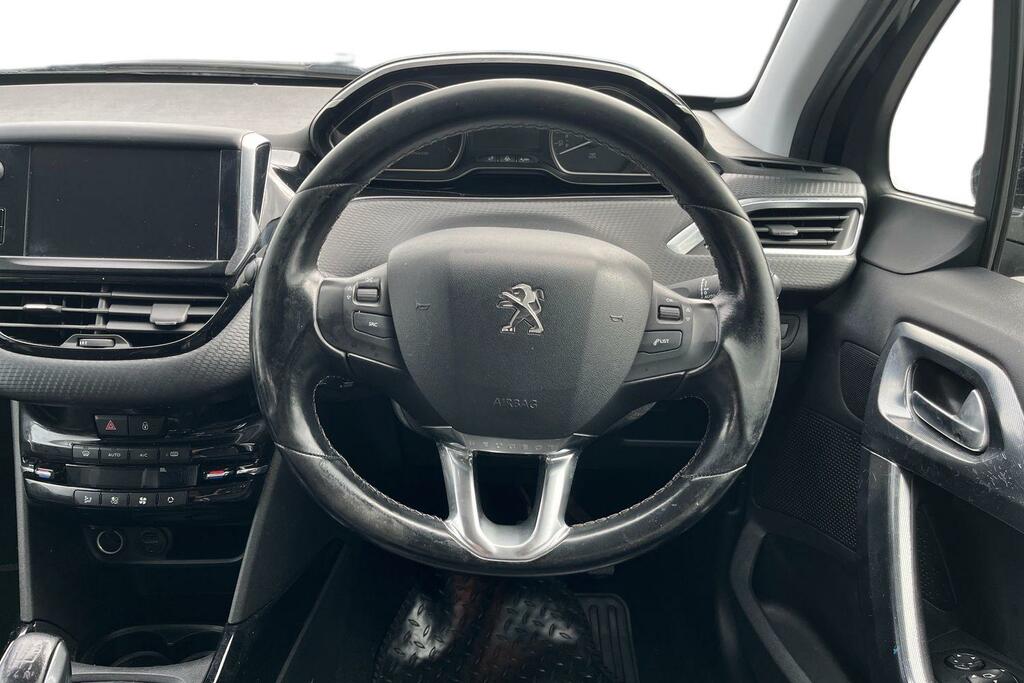 Peugeot 2008 Suv 1.2 Puretech Allure Premium 201868 White #11