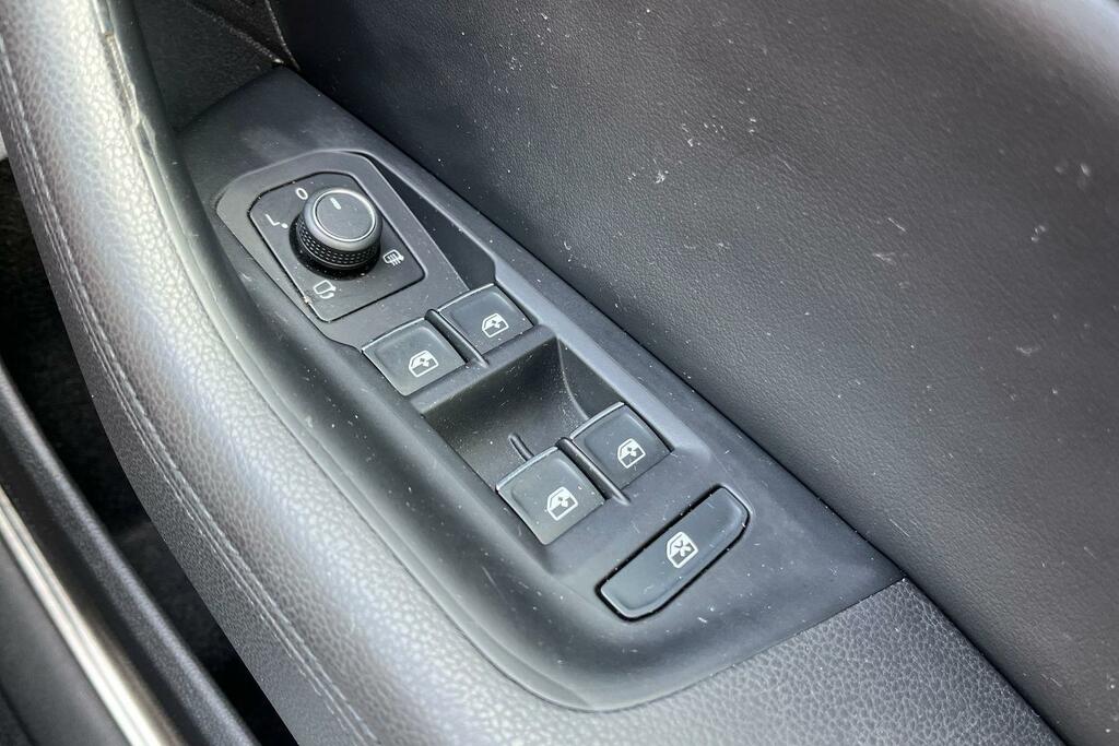 Volkswagen Passat 1.6 Tdi Se Business Silver #16