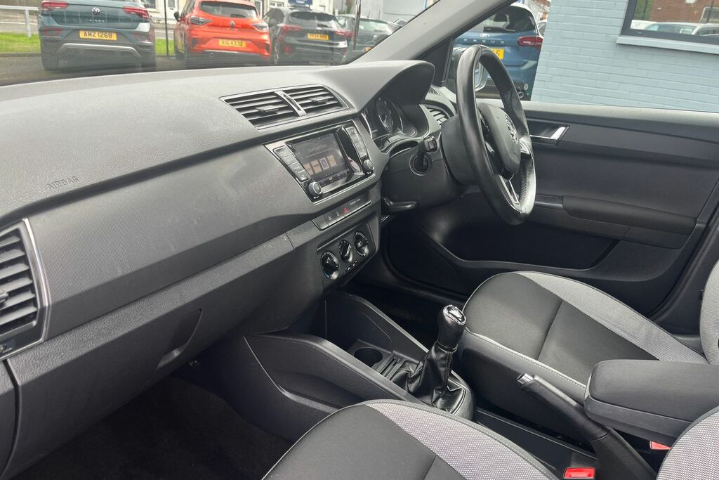 Skoda Fabia 1.2 Tsi 90 Se Estate White #18
