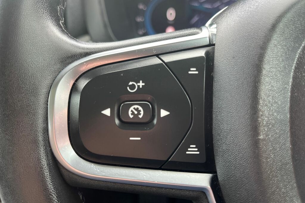 Volvo XC60 2.0 B4d Plus Dark Awd Geartronic Estate Grey #25