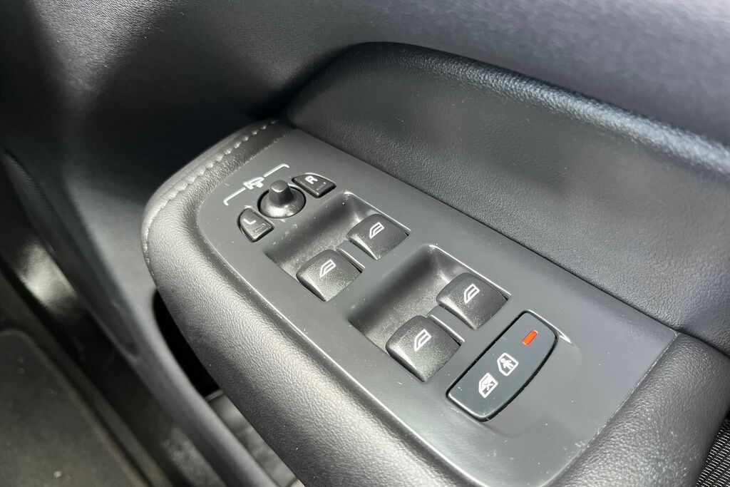 Volvo XC60 2.0 B4d Plus Dark Awd Geartronic Estate Grey #16