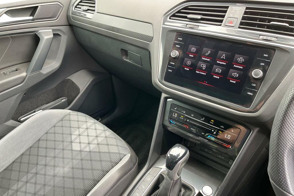 Volkswagen Tiguan R-line White #23
