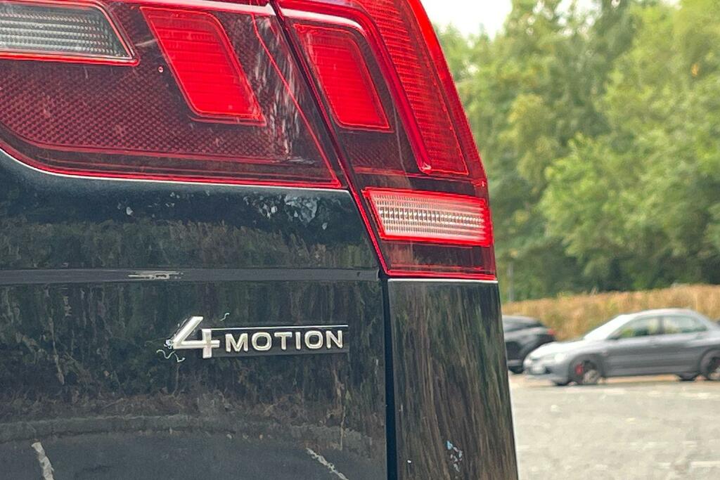 Volkswagen Tiguan R-line White #39