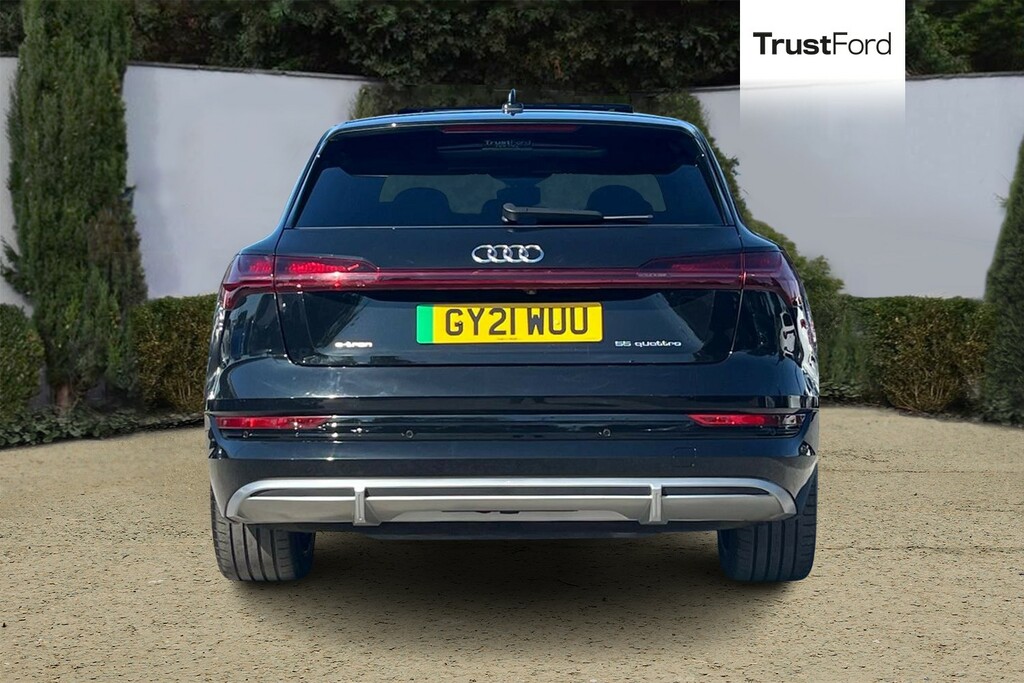 Audi E-tron 50 Sport Quattro 71.2Kwh 11Kw Charger Black #7