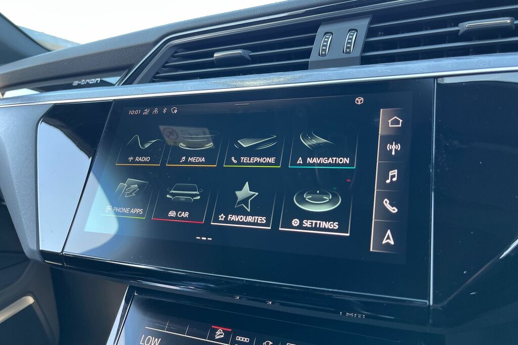 Audi E-tron 50 Sport Quattro 71.2Kwh 11Kw Charger Black #29